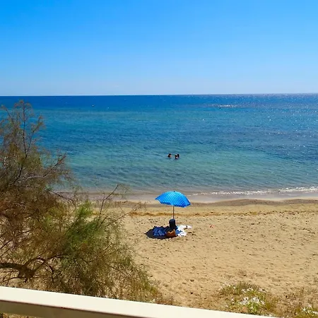 Ombrellone Su Fronte Mare Torre Pali